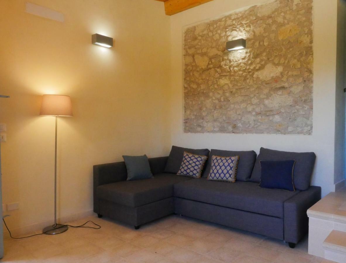 הוילה לוקרי La Casa Del Miele Di Borgo Carbone מראה חיצוני תמונה